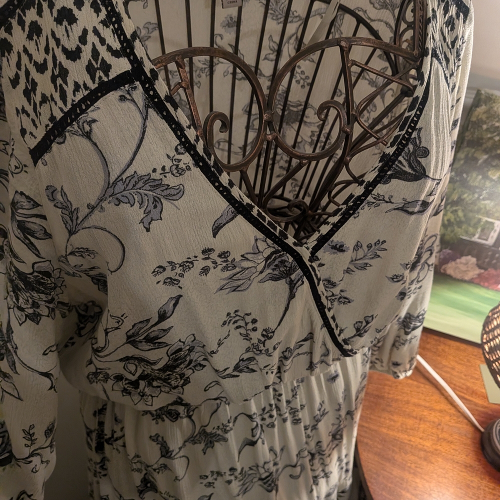 Knox Rose Black and Cream Floral Long Sleeve Dress - Picture 4 of 12